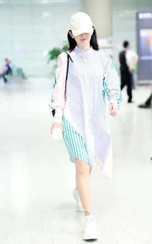 谢娜小清新机场街拍照图片