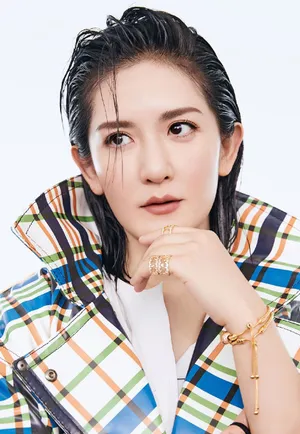 谢娜最新时尚杂志封面大片_6
