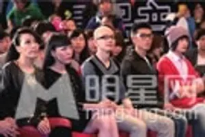 快乐家族出席新片发布会何炅谢娜玩亲密谢娜图片何炅图片