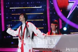 百变大咖秀谢娜扮林黛玉何炅扮贾宝玉谢娜图片何炅图片_2