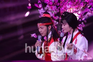 百变大咖秀谢娜扮林黛玉何炅扮贾宝玉谢娜图片何炅图片_3