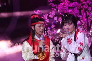 百变大咖秀谢娜扮林黛玉何炅扮贾宝玉谢娜图片何炅图片_6