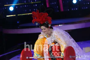 谢娜百变大咖秀扮女儿国国王谢娜图片_7