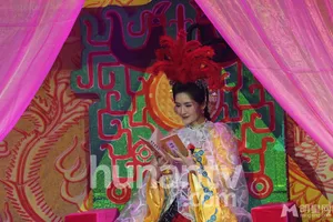 谢娜百变大咖秀扮女儿国国王谢娜图片_8