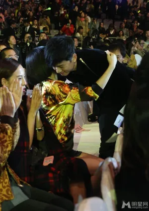 快乐家族现身时尚盛典谢娜张杰大秀甜蜜谢娜图片_2