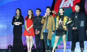 快乐家族现身时尚盛典谢娜张杰大秀甜蜜谢娜图片_3