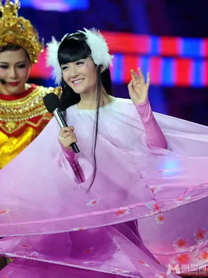 谢娜模仿小彩旗一秒钟变粉嫩仙女范谢娜图片_4