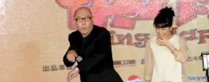 快乐家族出席新片发布会何炅谢娜玩亲密_6