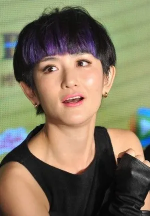 快乐家族出席新片发布会何炅谢娜玩亲密_7
