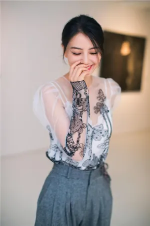 高圆圆薄纱透视裙性感写真_2