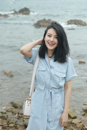 高圆圆海边随拍写真图片