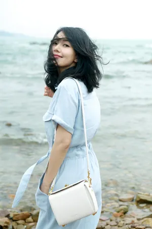 高圆圆海边随拍写真图片_4