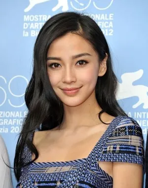 杨幂杨颖高圆圆董洁那些出道多年依旧清纯的明星_9