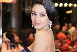 杨幂杨颖高圆圆董洁那些出道多年依旧清纯的明星_13