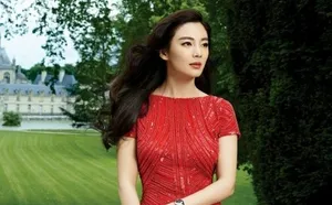杨幂杨颖高圆圆董洁那些出道多年依旧清纯的明星_16