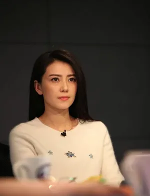 高圆圆做客《东方眼》女神展笑颜露牙龈_6