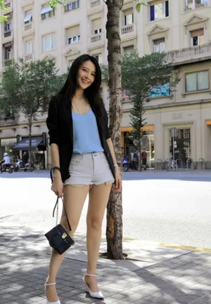 高圆圆曝畅游欧洲美照笑容甜美清新可人_3