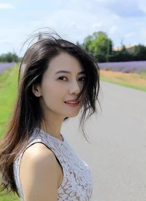 高圆圆法国薰衣草花海写真展女神自信魅力_3
