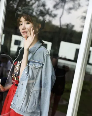 毛晓彤甜美俏皮写真图片_2