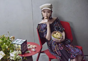 毛晓彤干练复古风时尚写真图片_2