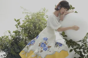 毛晓彤复古风时尚杂志写真图片_2