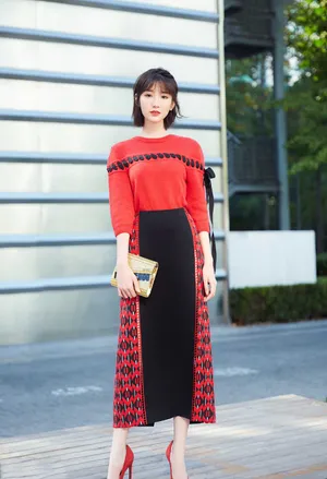 毛晓彤深秋街拍写真图片