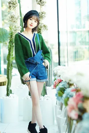 毛晓彤百变风格写真图片