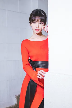毛晓彤清纯可爱时尚写真图片