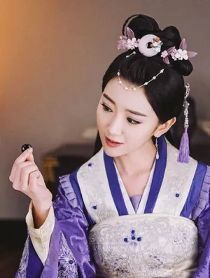 演员毛晓彤的古装造型精美古装剧照图片