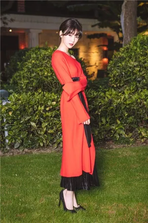 红色长裙性感美女毛晓彤精灵仙子清纯美女写真图片
