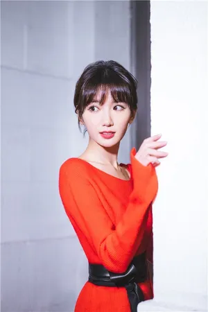 红色长裙性感美女毛晓彤精灵仙子清纯美女写真图片_2