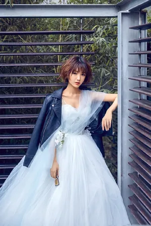 毛晓彤时尚杂志唯美迷人写真图片