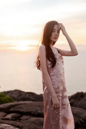 迪丽热巴甜美性感写真图片_1