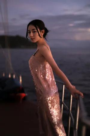迪丽热巴甜美性感写真图片_3