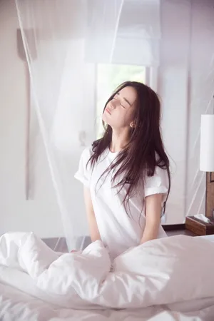 迪丽热巴清新甜美写真图片