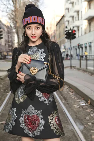 迪丽热巴性感广告写真大片图片