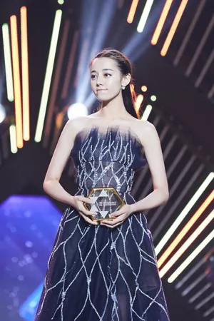 迪丽热巴性感活动照图片_9