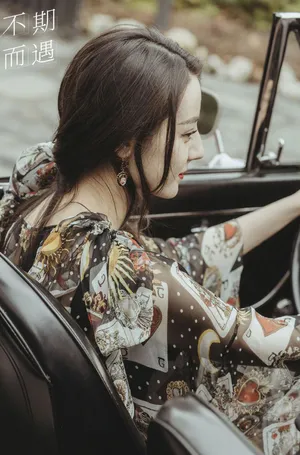 迪丽热巴性感魅惑复古风写真图片_4