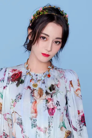 迪丽热巴超美写真图片