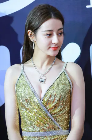 迪丽热巴YC盛典性感图片_6
