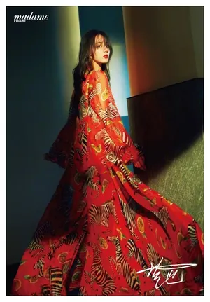迪丽热巴妩媚性感杂志时尚大片写真图片_1