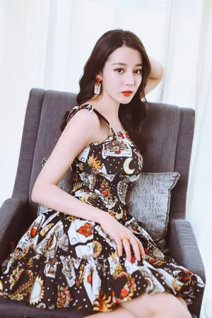 迪丽热巴《烈火如歌》发布会娇俏甜美写真图片_8