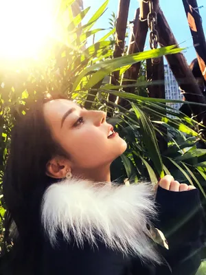 迪丽热巴超美侧脸自拍图片_2