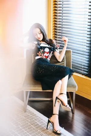 迪丽热巴清新俏丽迷人写真高清图片_3