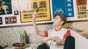 鹿晗杂志封面帅气写真图片_2