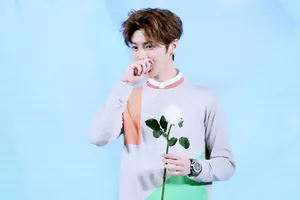 鹿晗帅气活动照图片_2