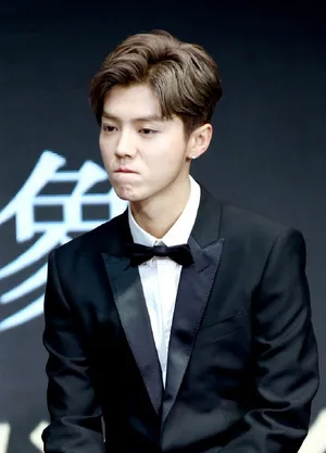 鹿晗西装帅气图片_5