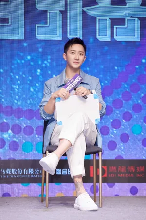 韩庚解码游戏发布会帅气图片_8