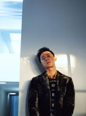 韩庚复古风魅力型男时尚杂志写真图片_2