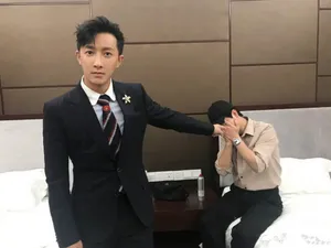 韩庚金鸡奖帅气西装写真